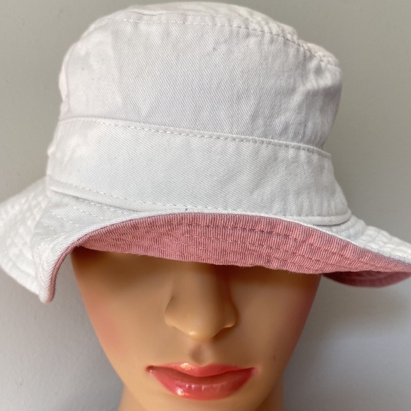 🩷❤️🩷NEW ITEM Crewcuts white bucket hat with rose peel a boo - Picture 1 of 5